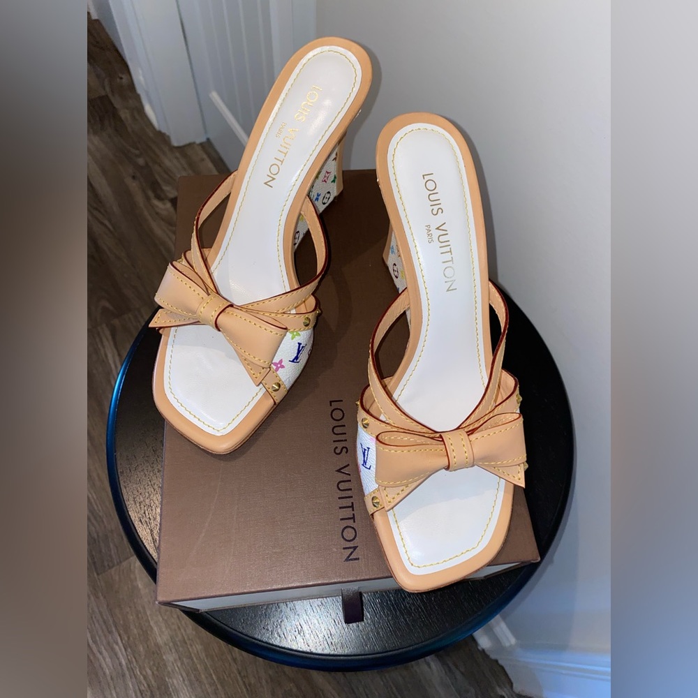 STELLAR! Louis Vuitton White Multi Color Monogram Slide Sandal Heels Size 9 40